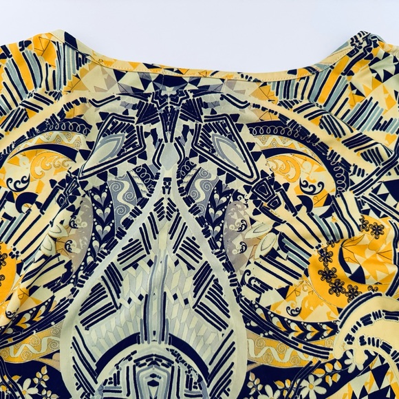 Live and Let Live Woman's Pull Over Size 2X Embellished V Neck Yellow Geometric - Picture 15 of 16